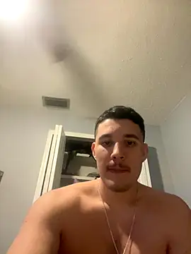 Snapshot of Shaded24 chatting on 11.27.25 Shaded24 online show from 11.27.25