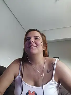 Snapshot of Bruninha_Hot10 chatting on 06.18.26 Bruninha Hot10 online show from 06.18.26