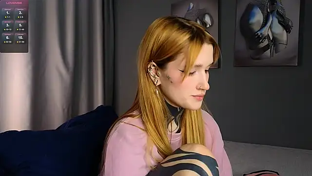 SophieInkk online show from 02.13.25