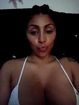 tiffani  love online show from 09.15.25