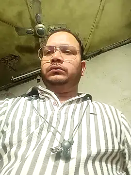 Snapshot of DeepakXxxR86 chatting on 02.21.26 DeepakXxxR86 online show from 02.21.26