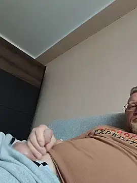 Snapshot of Pol1074 chatting on 05.18.26 Pol1074 online show from 05.18.26