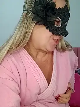 Snapshot of titiasexy chatting on 07.17.26 titiasexy online show from 07.17.26