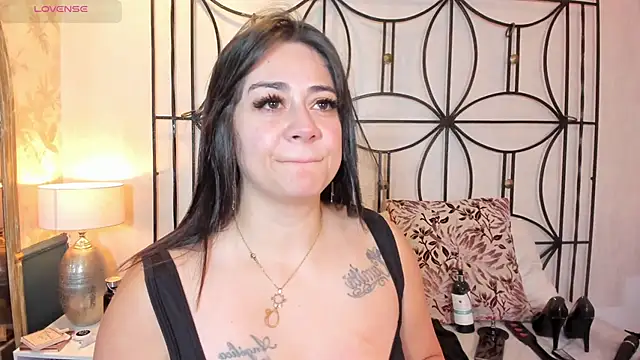 nahomi sweett online show from 09.09.25