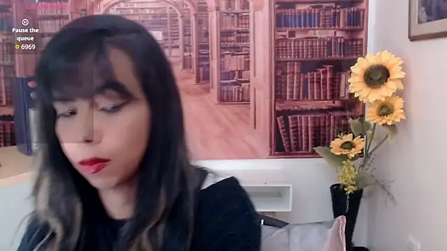 Snapshot of Catalella_Ar chatting on 10.04.25 Catalella Ar online show from 10.04.25