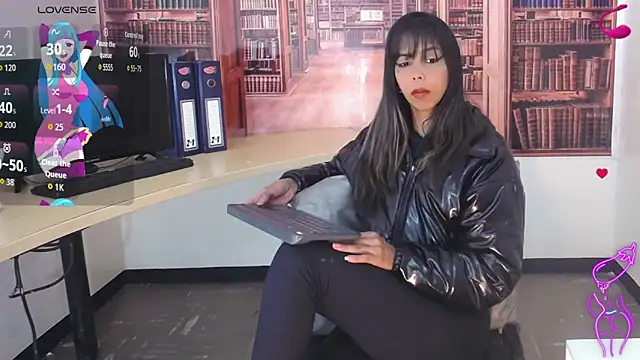 Snapshot of Catalella_Ar chatting on 11.21.25 Catalella Ar online show from 11.21.25