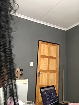 Nicole Liam  online show from 10.06.25