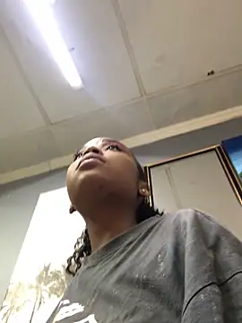 Nicole Liam  online show from 12.03.25