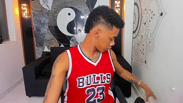 Hottwinkguys online show from 02.05.25