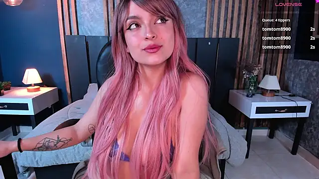 Mandy Collins  online show from 01.04.25