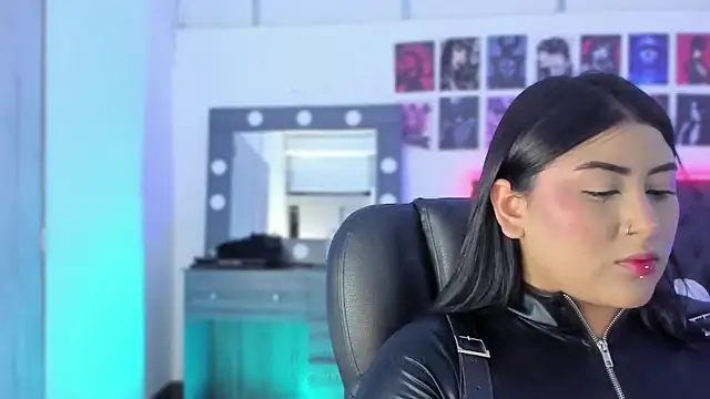 Snapshot of Tellme_Alexa chatting on 01.19.25 Tellme Alexa online show from 01.19.25