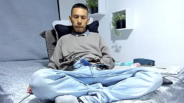 Snapshot of Aronxxs chatting on 02.10.25 Aronxxs online show from 02.10.25