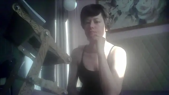 Snapshot of SunElizabeth chatting on 05.22.26 SunElizabeth online show from 05.22.26