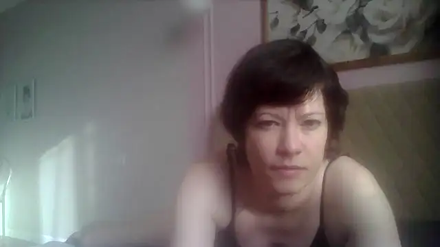 Snapshot of SunElizabeth chatting on 06.23.26 SunElizabeth online show from 06.23.26