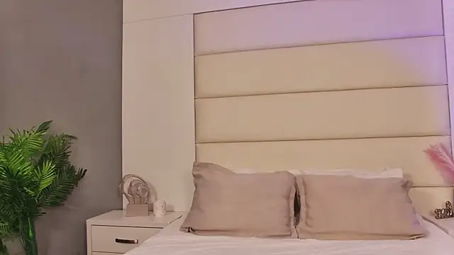 LunaWills  online show from 09.15.25