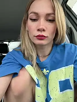 Snapshot of LavenderHot chatting on 01.22.25 LavenderHot online show from 01.22.25