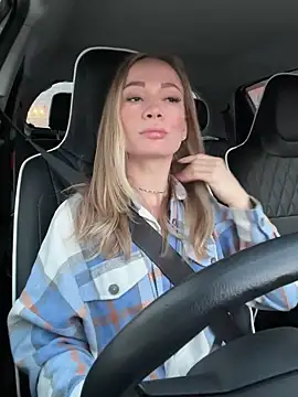 Snapshot of LavenderHot chatting on 02.04.25 LavenderHot online show from 02.04.25