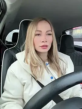 Snapshot of LavenderHot chatting on 02.13.25 LavenderHot online show from 02.13.25