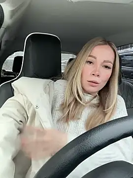 Snapshot of LavenderHot chatting on 02.14.25 LavenderHot online show from 02.14.25