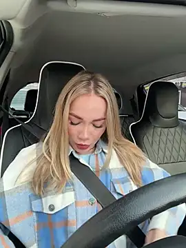 Snapshot of LavenderHot chatting on 02.15.25 LavenderHot online show from 02.15.25