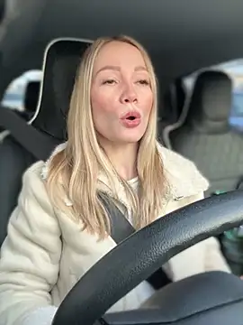 Snapshot of LavenderHot chatting on 02.28.25 LavenderHot online show from 02.28.25