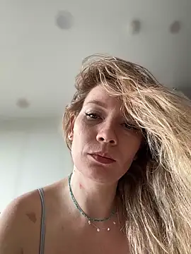 Snapshot of LavenderHot chatting on 03.20.26 LavenderHot online show from 03.20.26