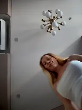 Snapshot of LavenderHot chatting on 04.05.26 LavenderHot online show from 04.05.26