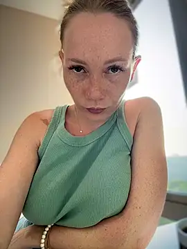 Snapshot of LavenderHot chatting on 04.10.26 LavenderHot online show from 04.10.26