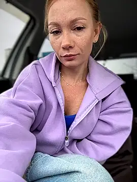 Snapshot of LavenderHot chatting on 04.16.26 LavenderHot online show from 04.16.26