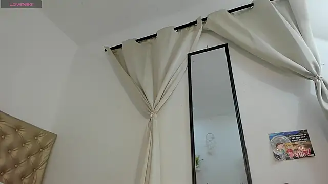 Alessiiaa  online show from 11.22.25