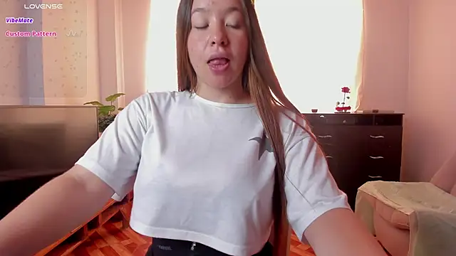 Simply Zoe   online show from 02.26.25