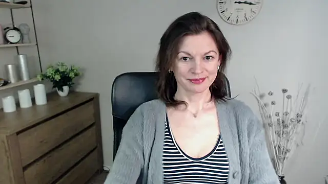 Snapshot of VivianWILD chatting on 01.11.25 VivianWILD online show from 01.11.25