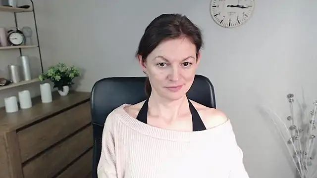 Snapshot of VivianWILD chatting on 01.20.25 VivianWILD online show from 01.20.25