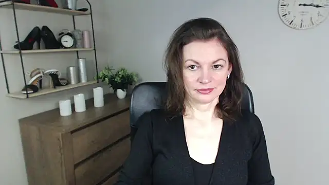 Snapshot of VivianWILD chatting on 01.28.25 VivianWILD online show from 01.28.25