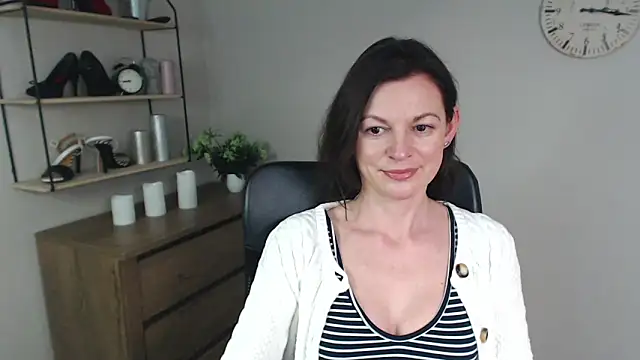 Snapshot of VivianWILD chatting on 01.30.25 VivianWILD online show from 01.30.25