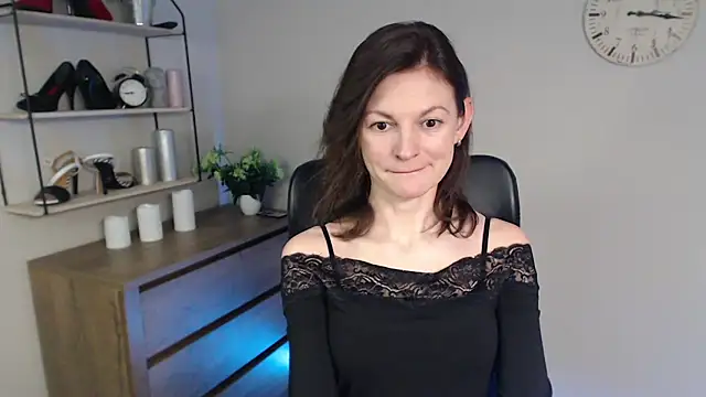 Snapshot of VivianWILD chatting on 02.06.25 VivianWILD online show from 02.06.25