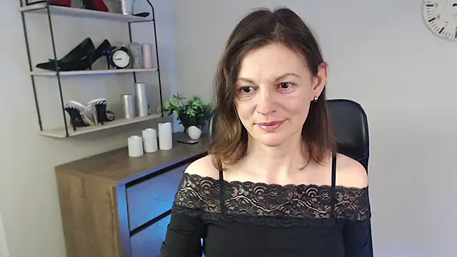 Snapshot of VivianWILD chatting on 02.24.25 VivianWILD online show from 02.24.25