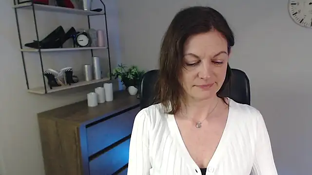 Snapshot of VivianWILD chatting on 02.25.25 VivianWILD online show from 02.25.25