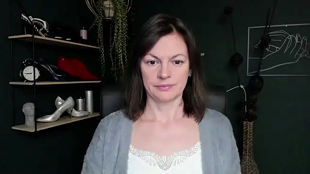 Snapshot of VivianWILD chatting on 03.15.25 VivianWILD online show from 03.15.25