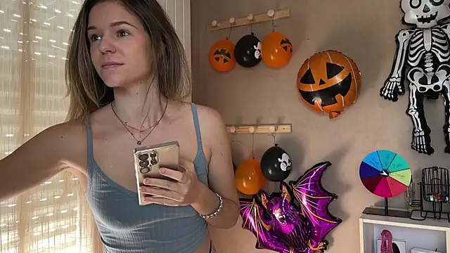 lucie mehott online show from 10.12.25