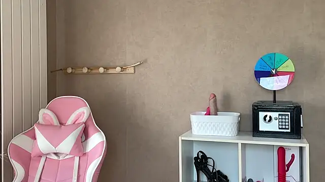 lucie mehott online show from 11.13.25