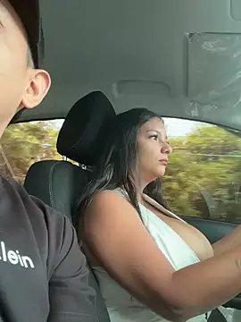 Snapshot of loreth_J chatting on 11.10.25 loreth J online show from 11.10.25