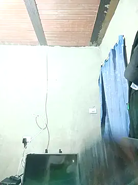 Snapshot of Giselabrunette25 chatting on 10.23.25 Giselabrunette25 online show from 10.23.25