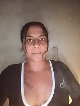 Snapshot of Giselabrunette25 chatting on 10.30.25 Giselabrunette25 online show from 10.30.25