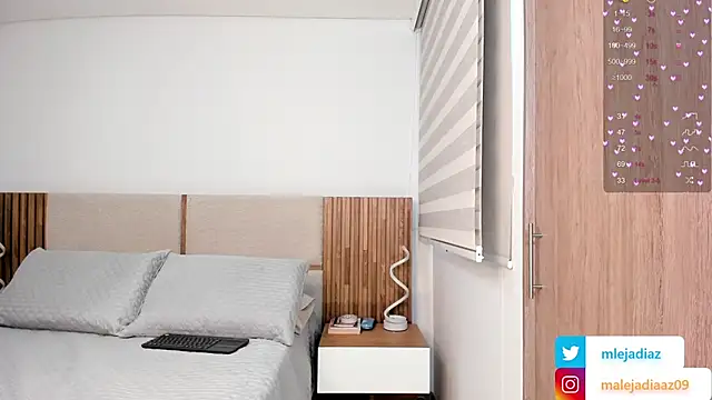 Snapshot of MalejaDiaz_ chatting on 10.08.25 MalejaDiaz online show from 10.08.25