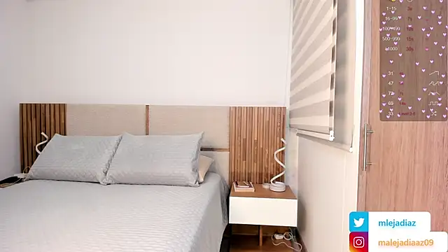 Snapshot of MalejaDiaz_ chatting on 11.28.25 MalejaDiaz online show from 11.28.25