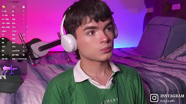 Snapshot of Angelo_018 chatting on 10.27.25 Angelo 018 online show from 10.27.25