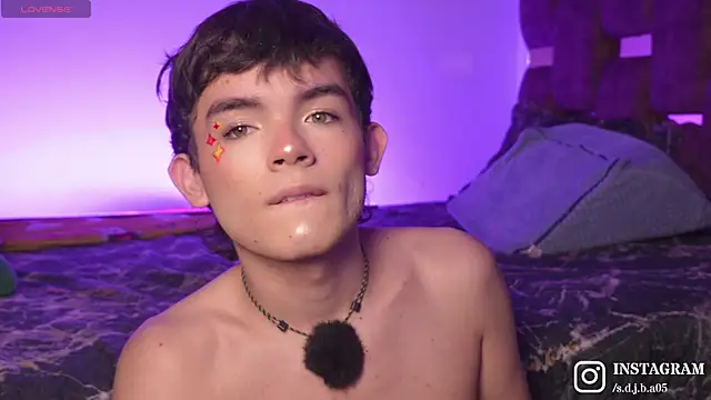 Snapshot of Angelo_018 chatting on 11.23.25 Angelo 018 online show from 11.23.25