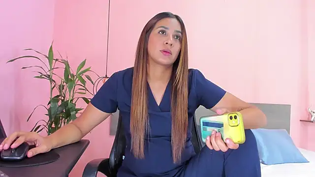 Snapshot of Alana_Suares1 chatting on 03.20.25 Alana Suares1 online show from 03.20.25