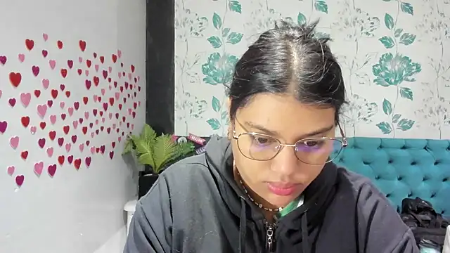 LindaBreeS online show from 02.14.25